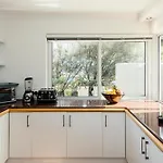 Pingu Beachhouse With Jacuzzi Hout Bay Cape Town
