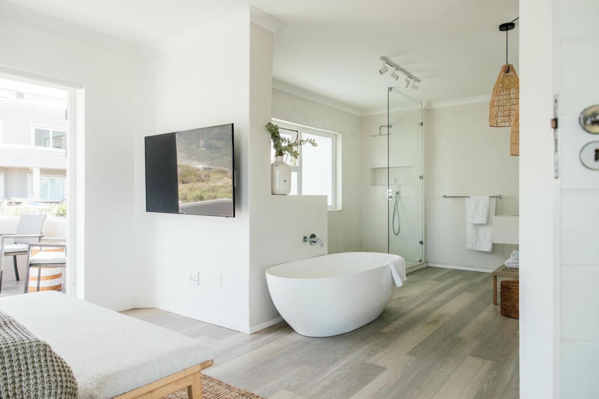 Pingu Beachhouse With Jacuzzi Hout Bay Holiday home
