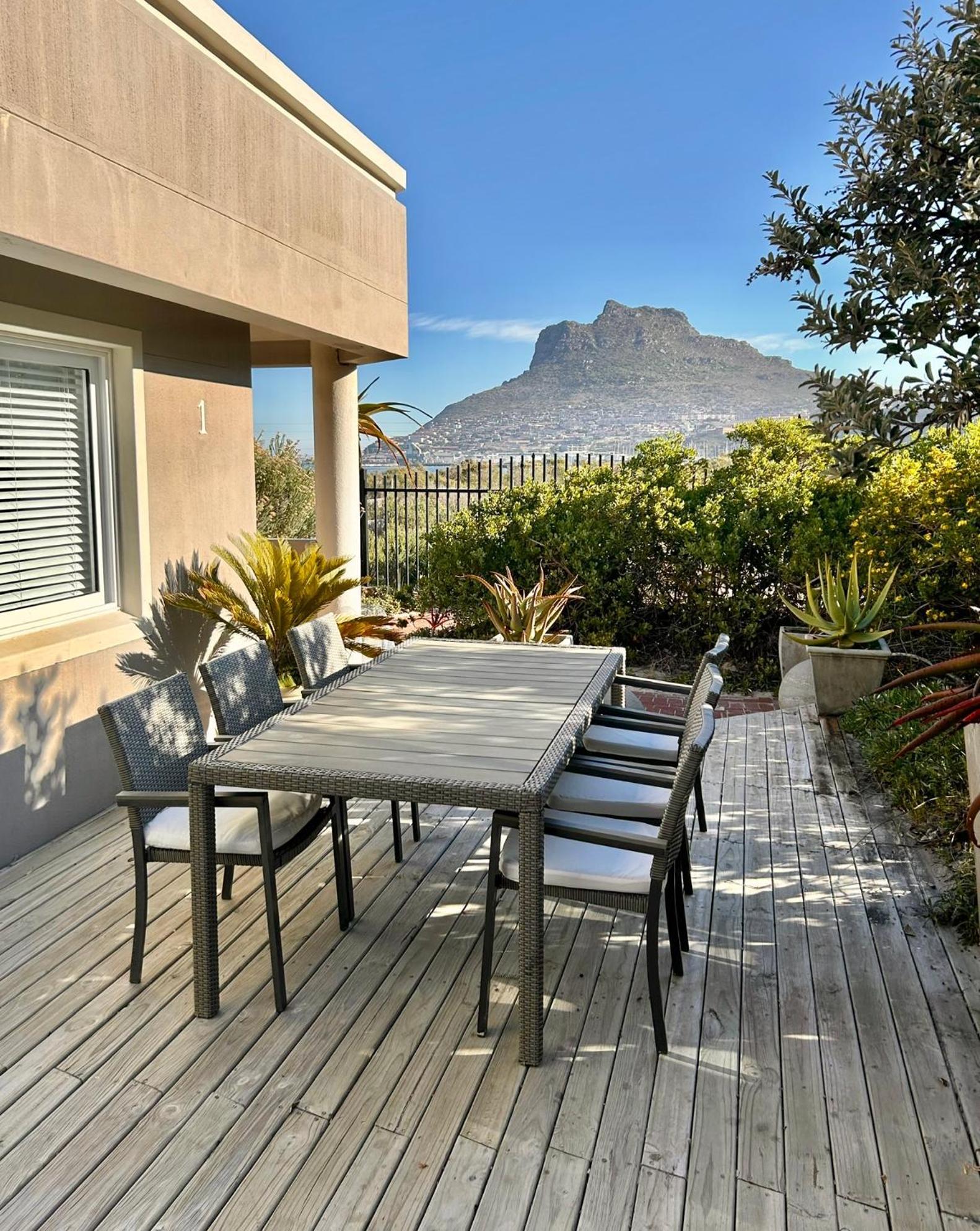Holiday home Pingu Beachhouse With Jacuzzi Hout Bay