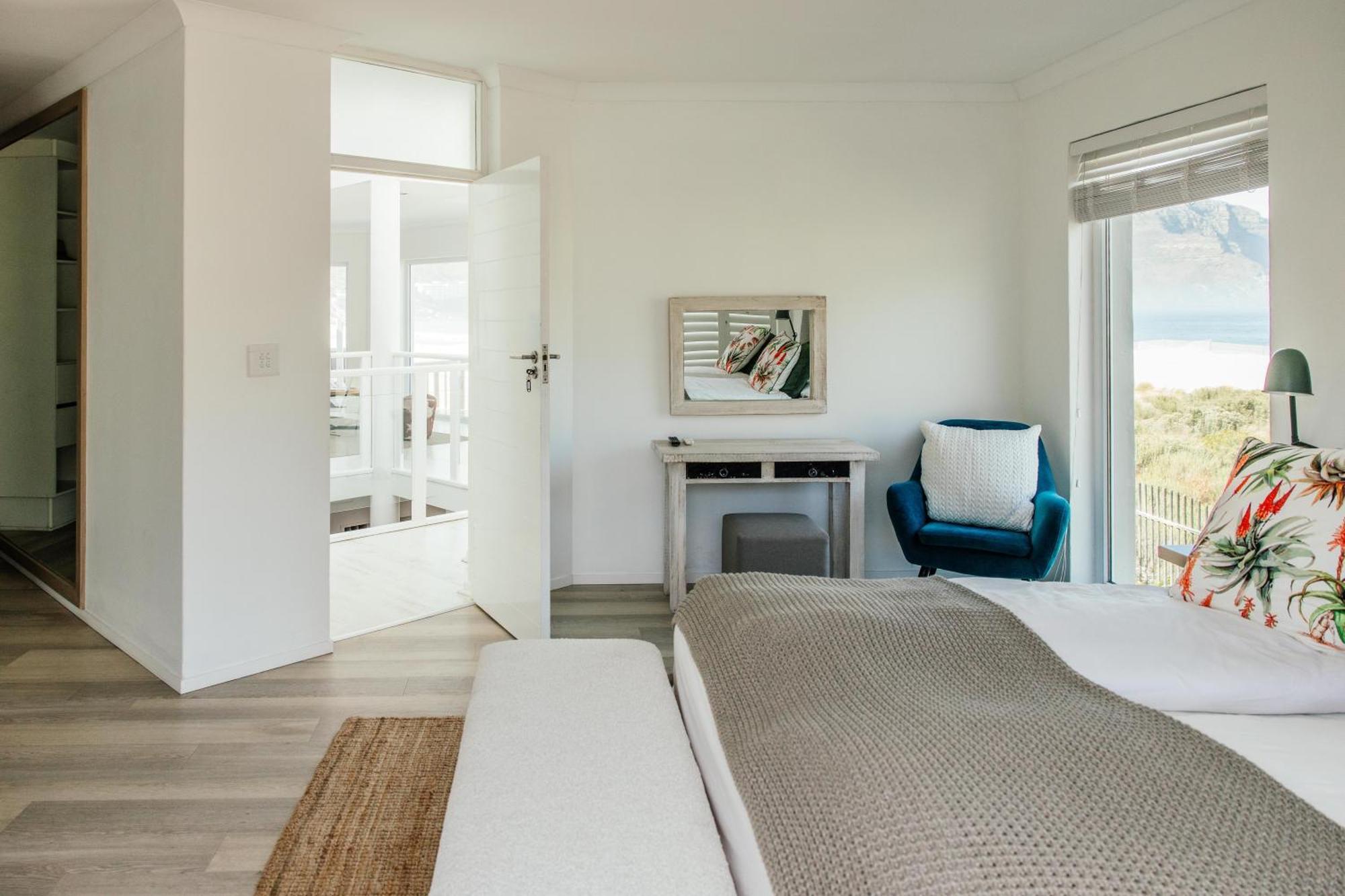 Pingu Beachhouse With Jacuzzi Hout Bay