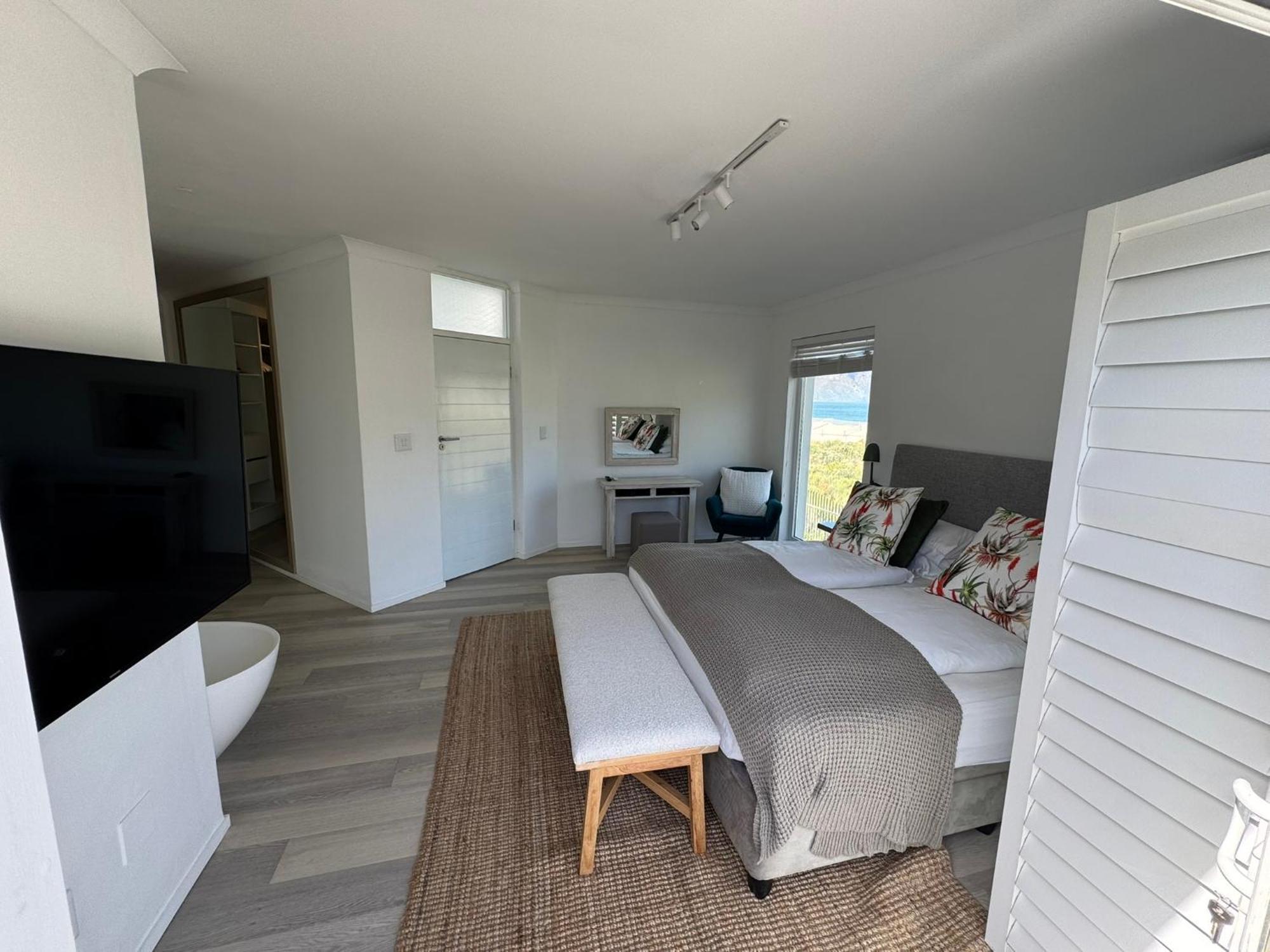 Pingu Beachhouse With Jacuzzi Hout Bay *