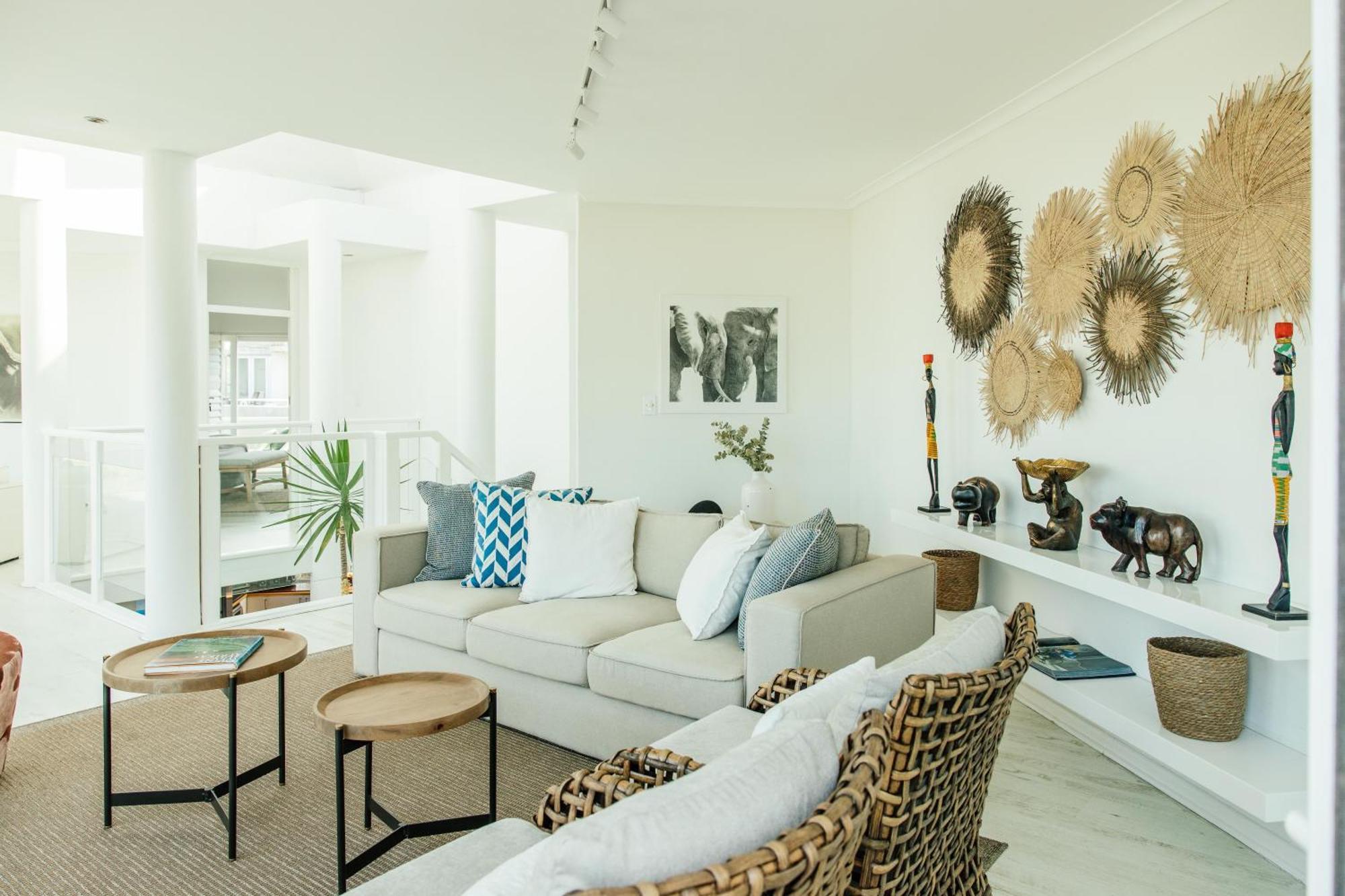 Pingu Beachhouse With Jacuzzi Hout Bay Holiday home